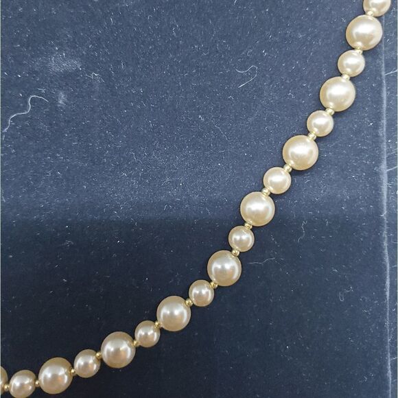 Roman Faux Pearl Necklace - Picture 2 of 3